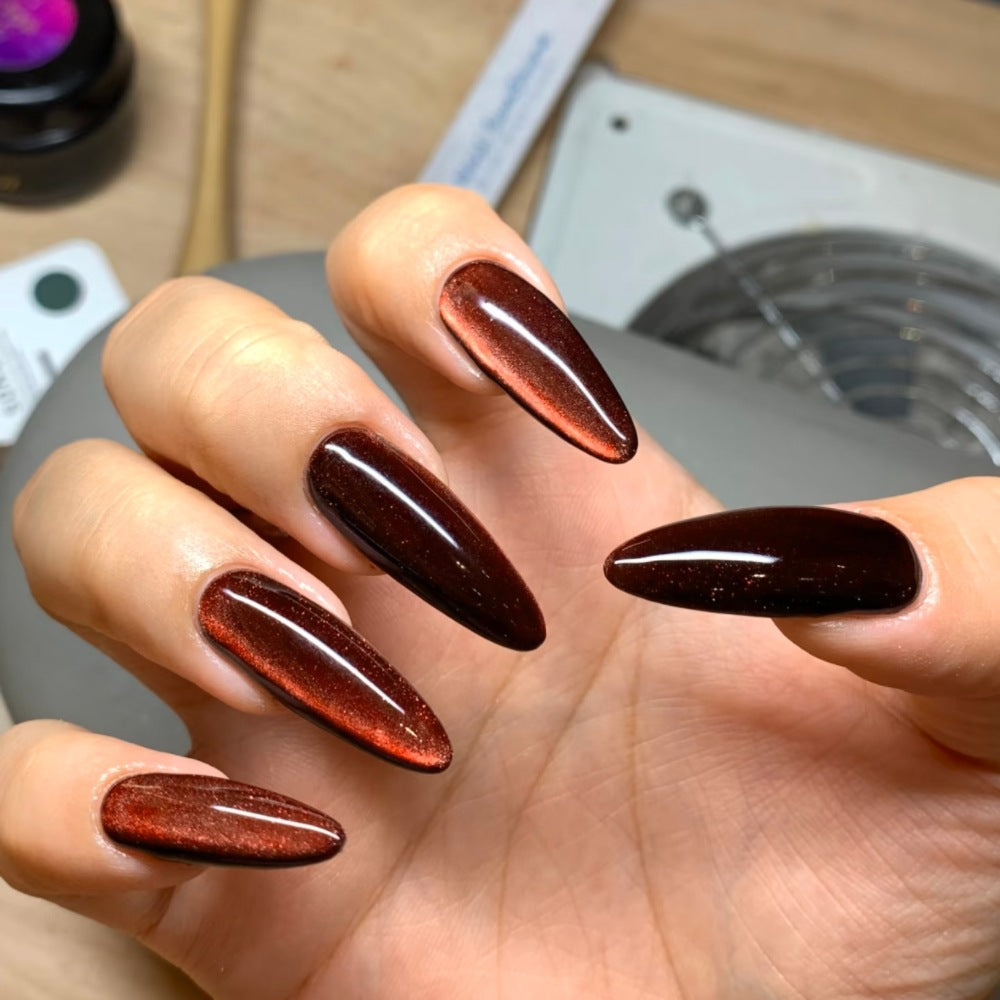 Kunstnägel Im Modernen Glamour-Look Brehn
