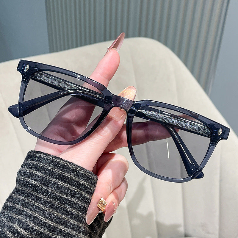 Damen modische Sonnenbrille mit stilvollem und robustem Rahmen Brehn