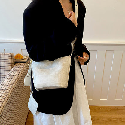 Elegante Strukturierte Bucket Bag