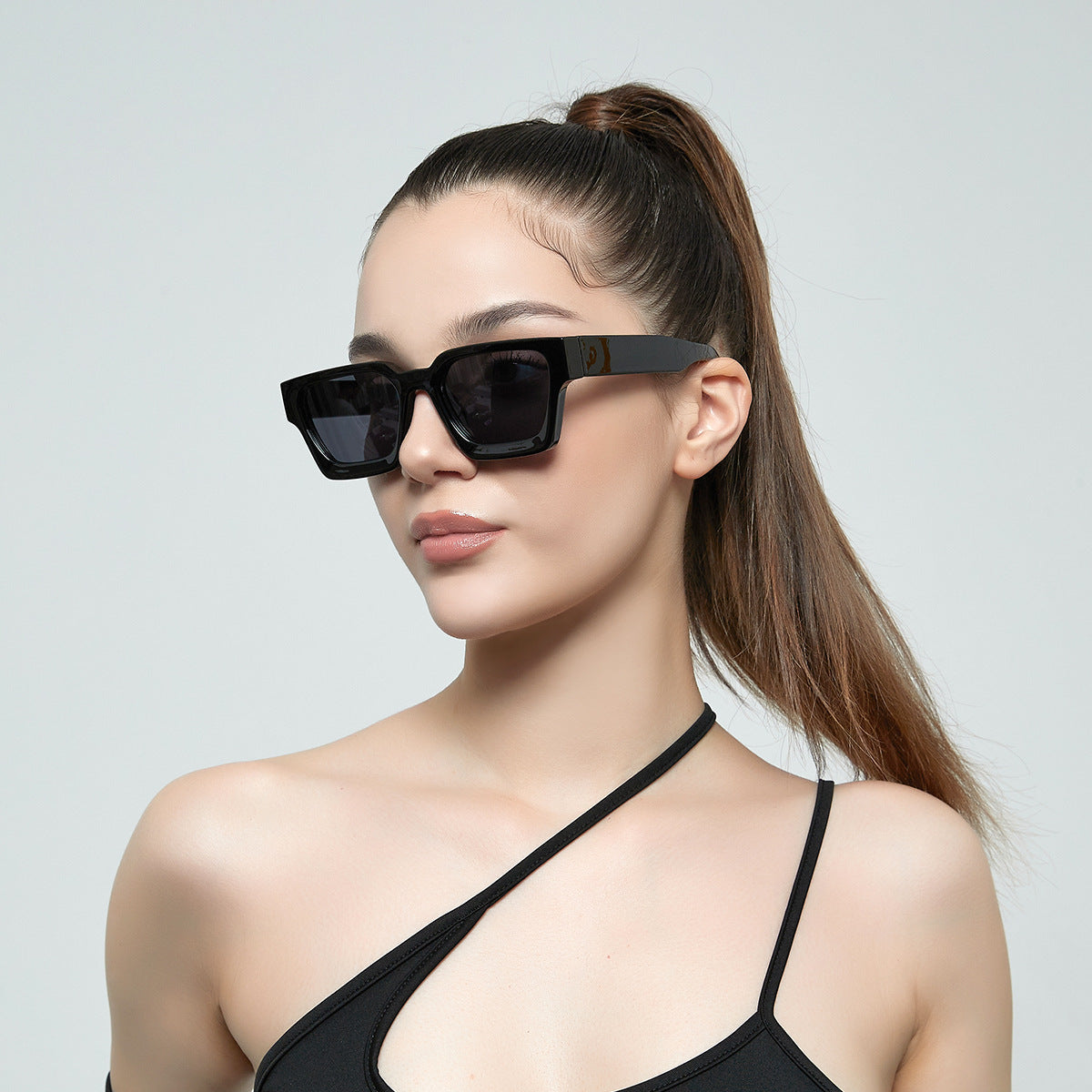 Damen modische Sonnenbrille mit klarem Rahmen und Verlaufsgläsern Brehn