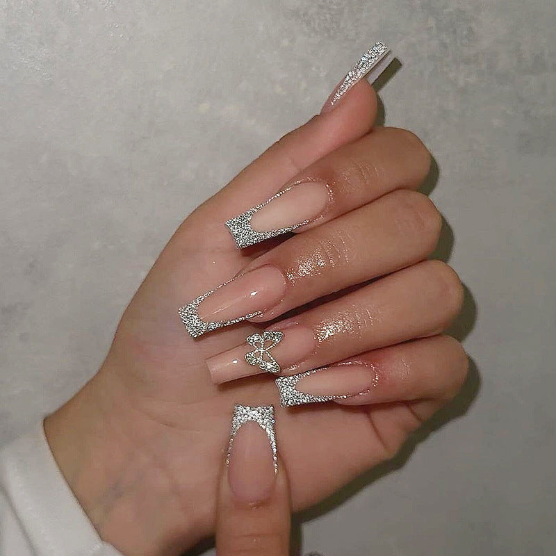 Elegantes Silber Glitzer Press-On Nagelset Brehn