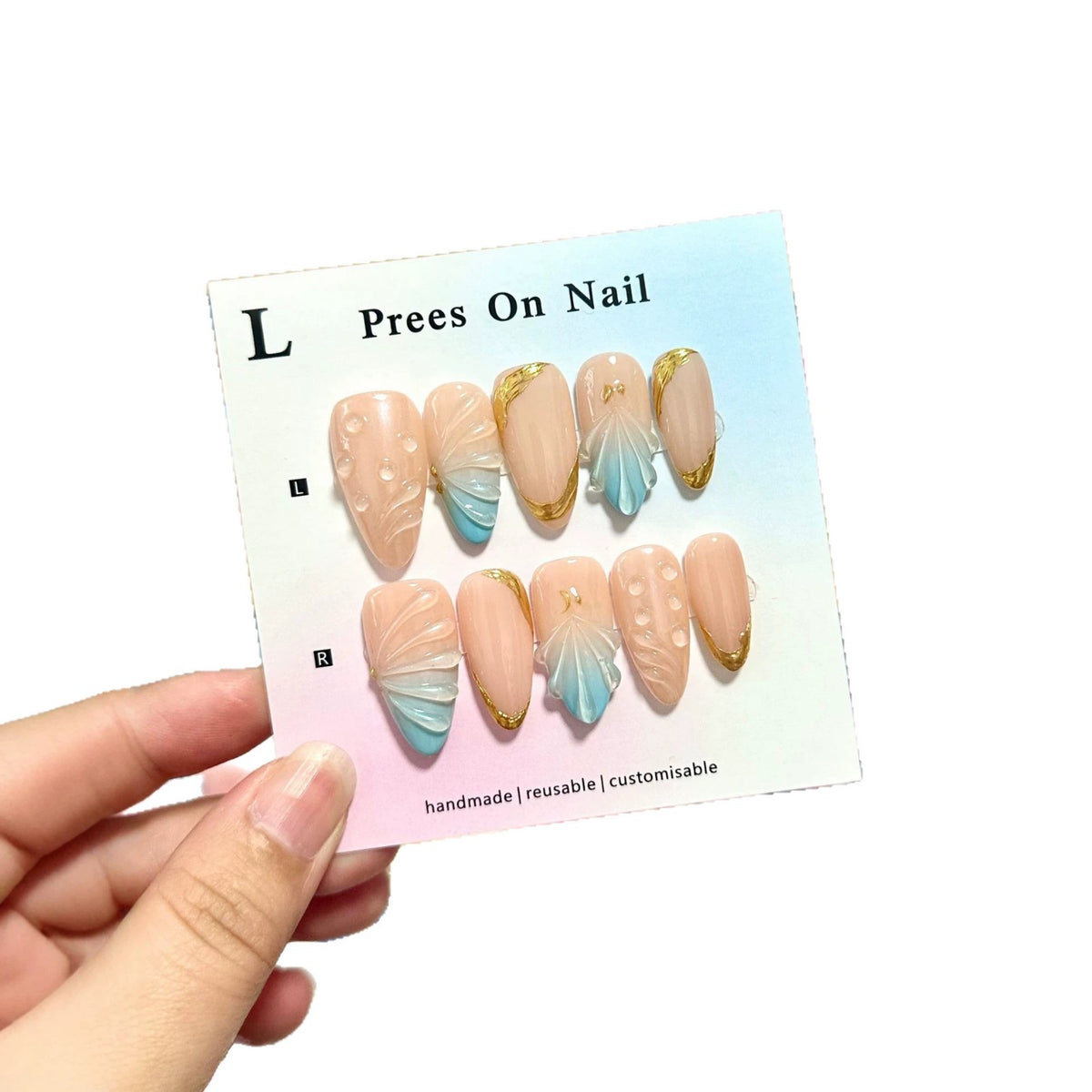 Künstlerisches Press-On Nagelkunst Set mit goldenen Akzenten