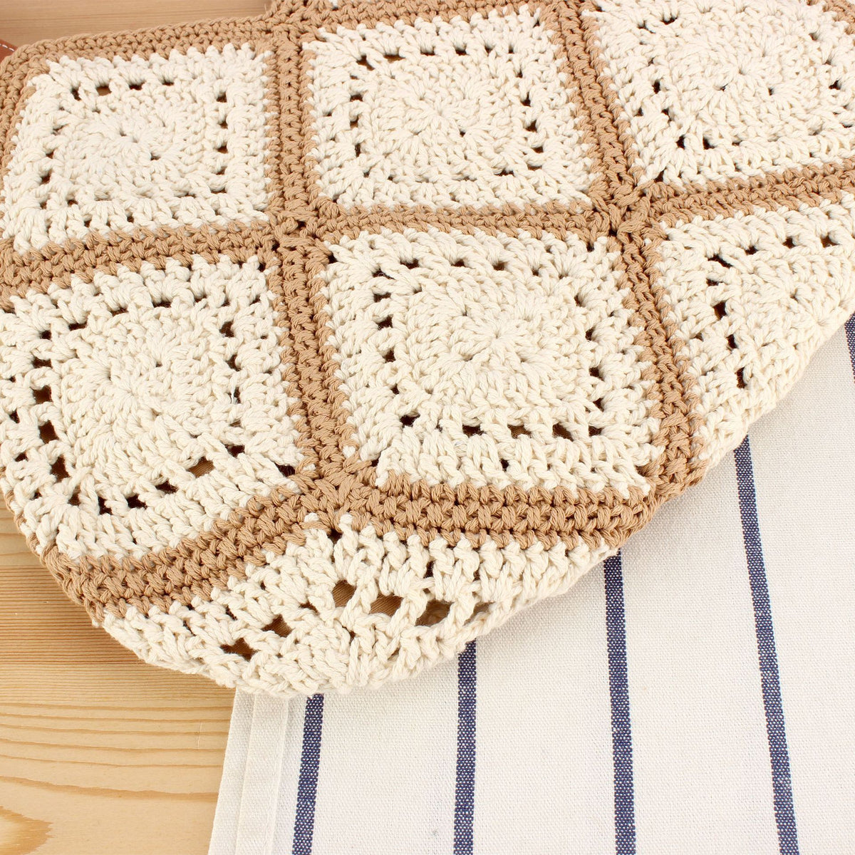 Handtasche Aus Handgefertigtem Makramee mit Strukturiertem Muster Brehn