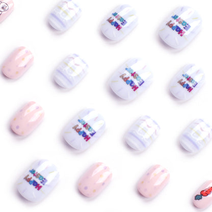 Kunstvolle Nagelkunst mit süßen Tiermotiven und pastellfarbenem Design Brehn