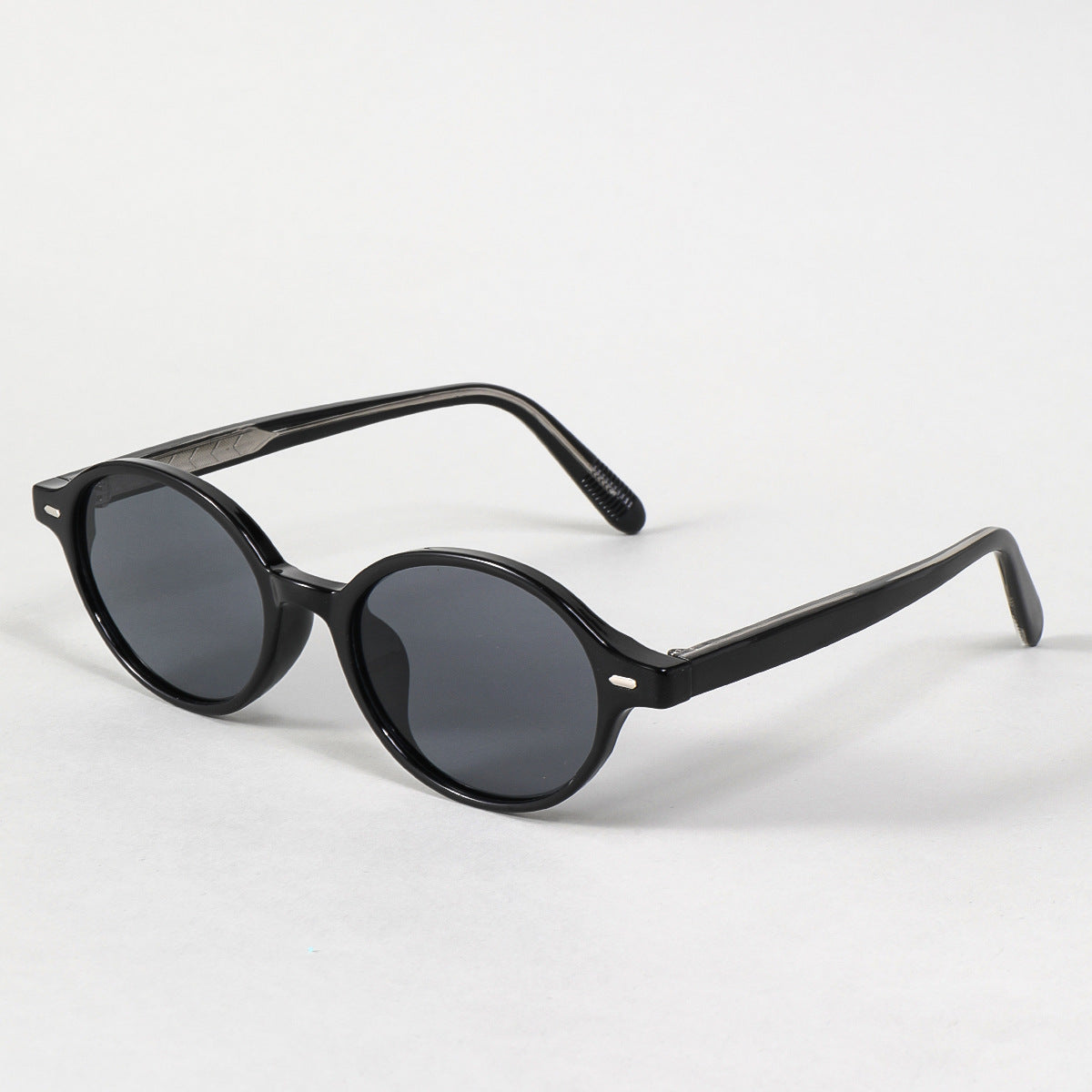 Damen modische Sonnenbrille im ovalen Design mit stylischen Akzenten Brehn