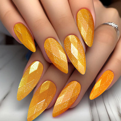 Glamouröse Stiletto-Nagelkunst-Erweiterungen Brehn