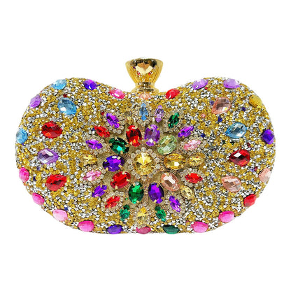 Aufwändige, mit Kristallen verzierte Abend-Clutch
