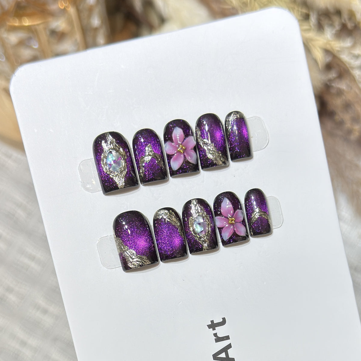 Elegantes Blumendesign Press-On-Nagelset mit Glitzerelementen Brehn