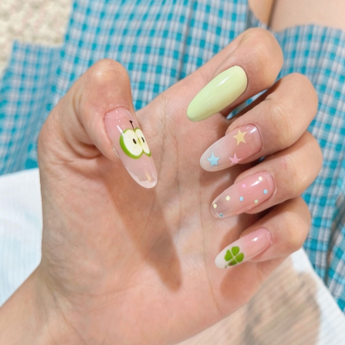 Dekorative Nagelkunst Brehn