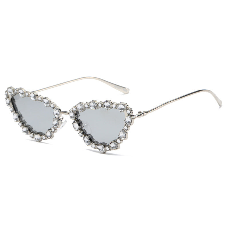 Damen Herzförmige Designer-Sonnenbrille mit glamourösem Kristallrahmen Brehn