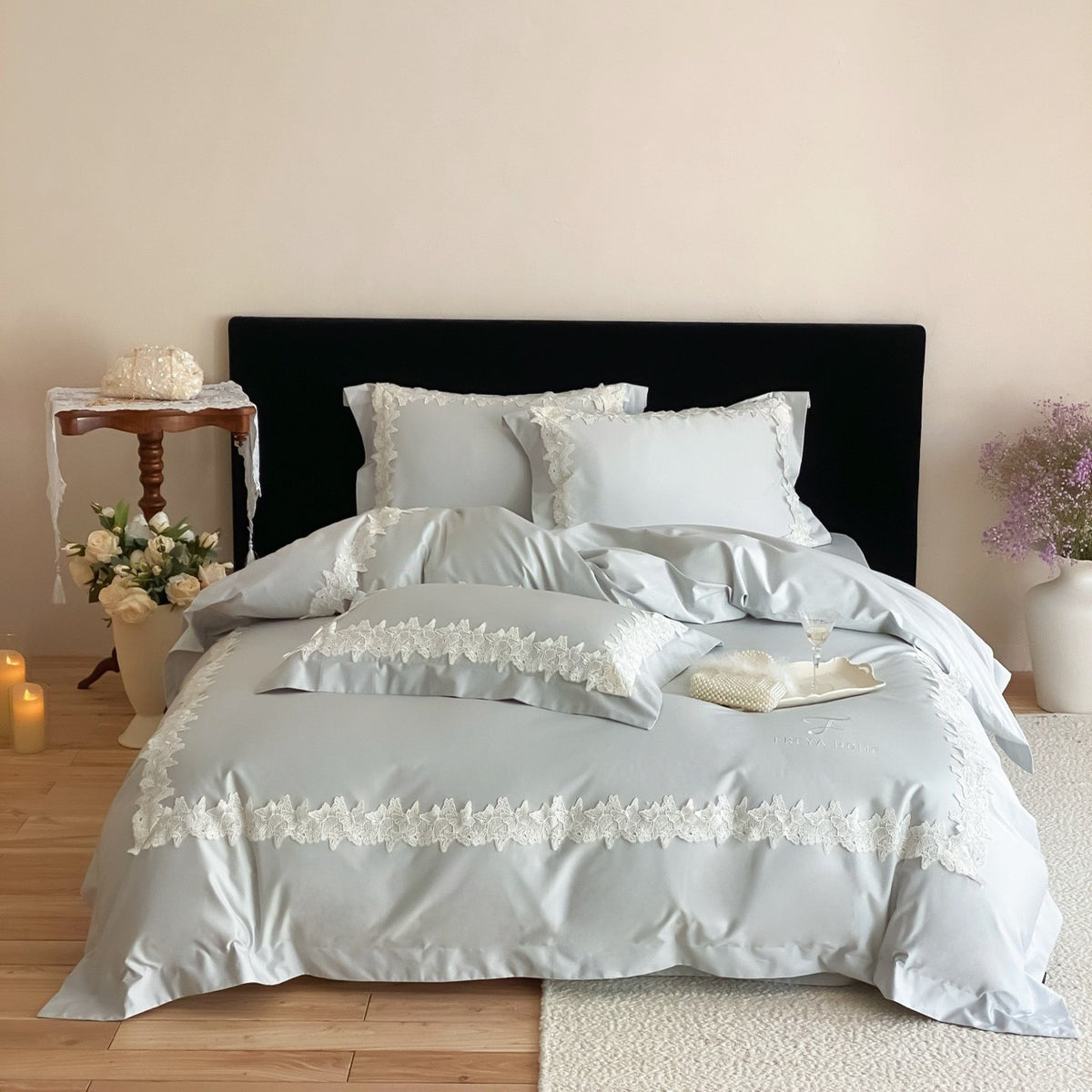 Satin Bettbezug Set mit Spitzenbesatz und Kissenbezügen mit Wimpernfransen