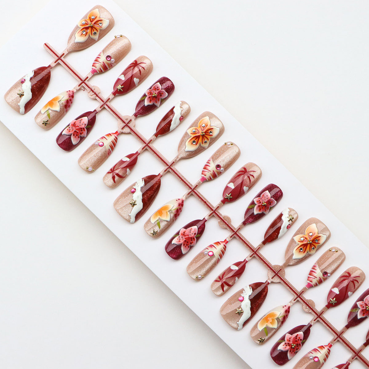 Blumeninspiriertes kreatives Press-On-Nagelkunst-Set