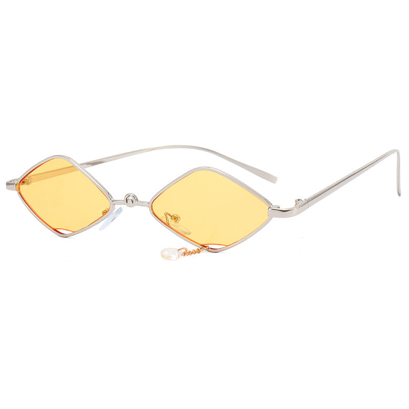 Damen modische Sonnenbrille mit facettiertem Rahmen Brehn