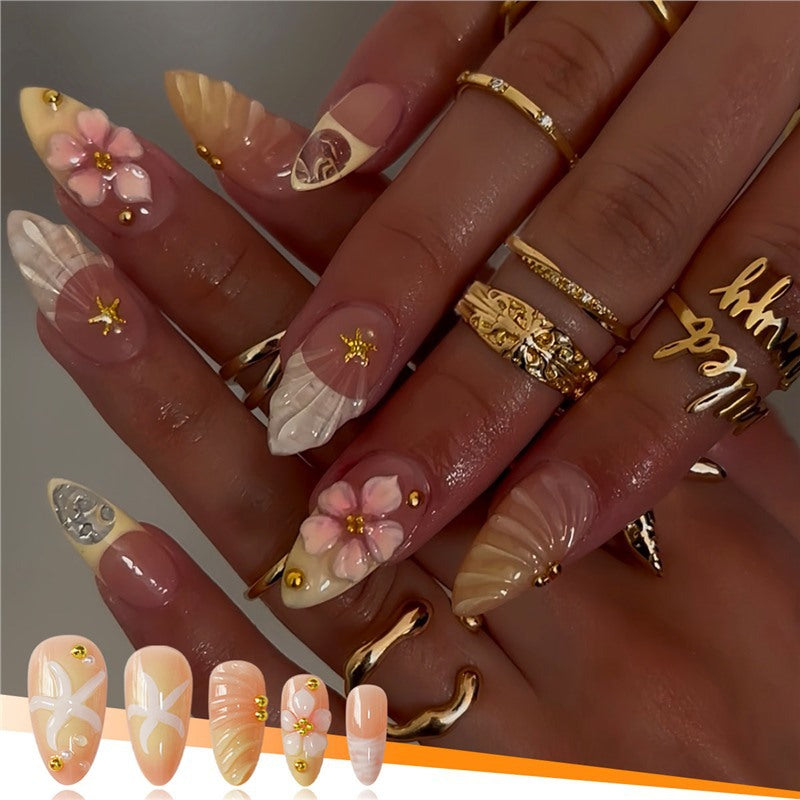 Elegantes Blumendesign-Nagelset Brehn