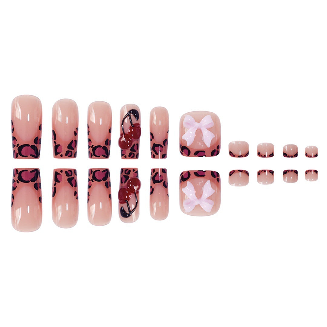 Künstlerische Nagelkunst Brehn