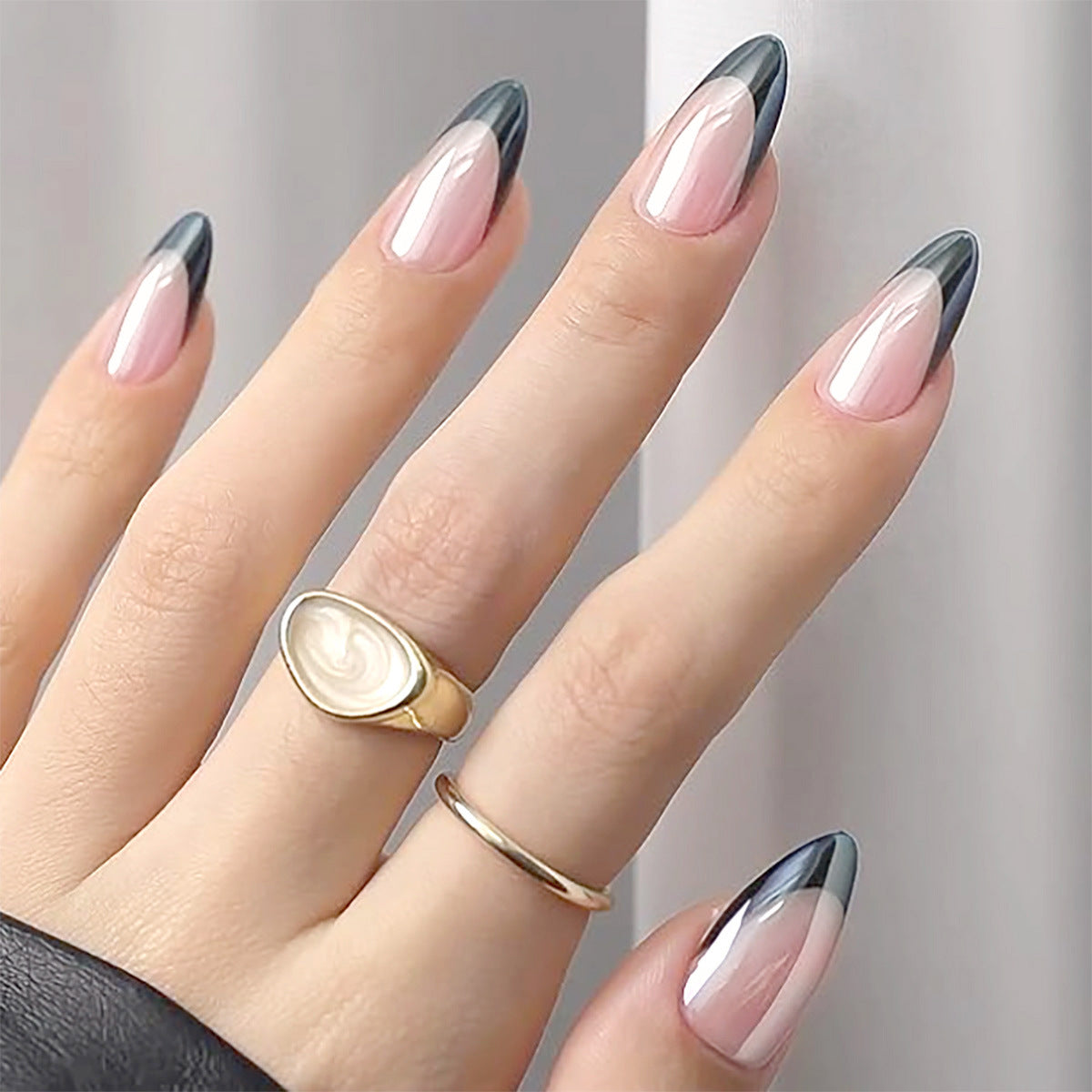 Glamouröse Stiletto Press-On Nägel mit Ombre-Finish Brehn