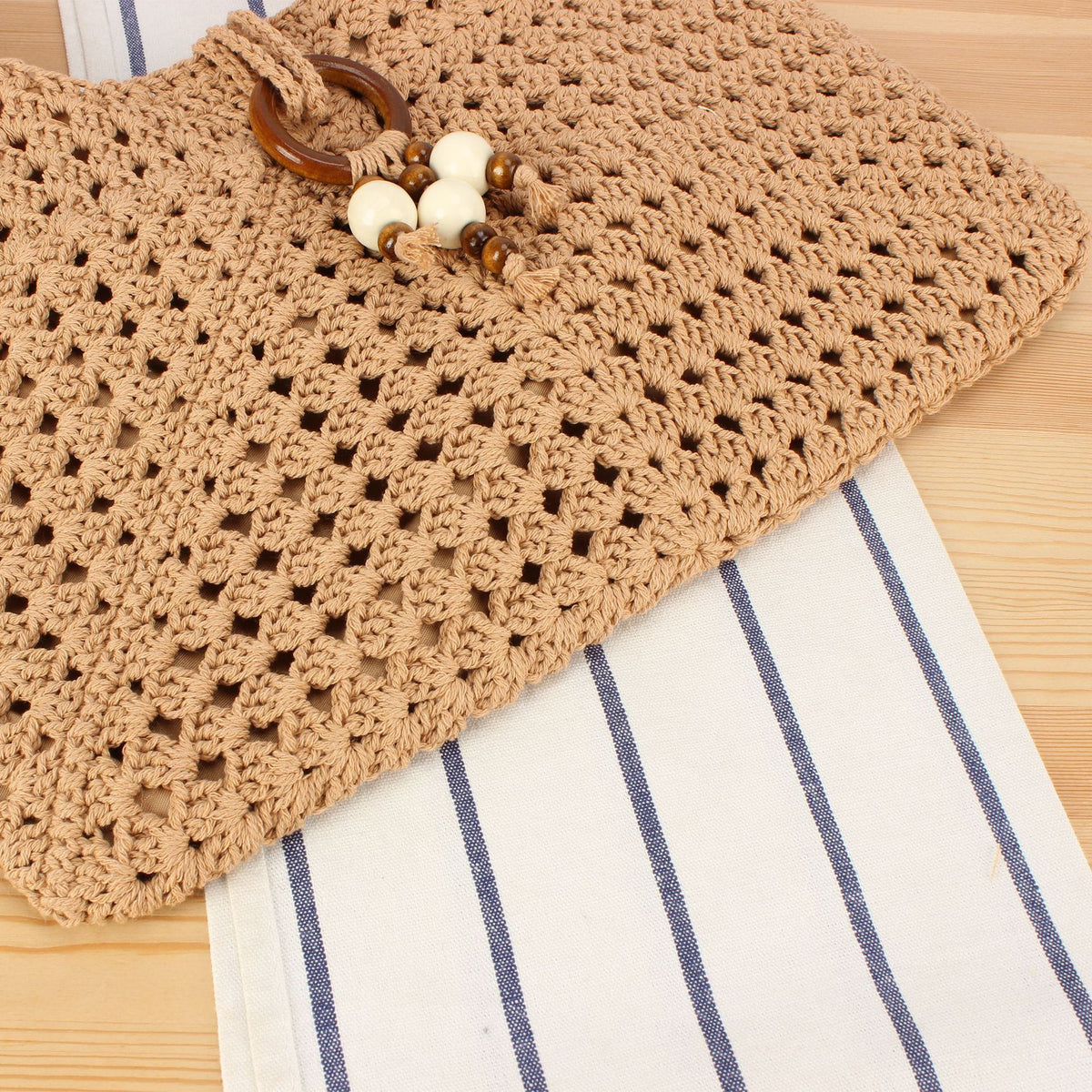 Handtasche Aus Handgeknüpftem Naturmaterial mit Schicker Quastenverzierung Brehn
