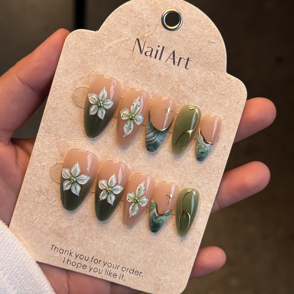 Elegante Press-On Nägel mit Blumenmotiv Brehn