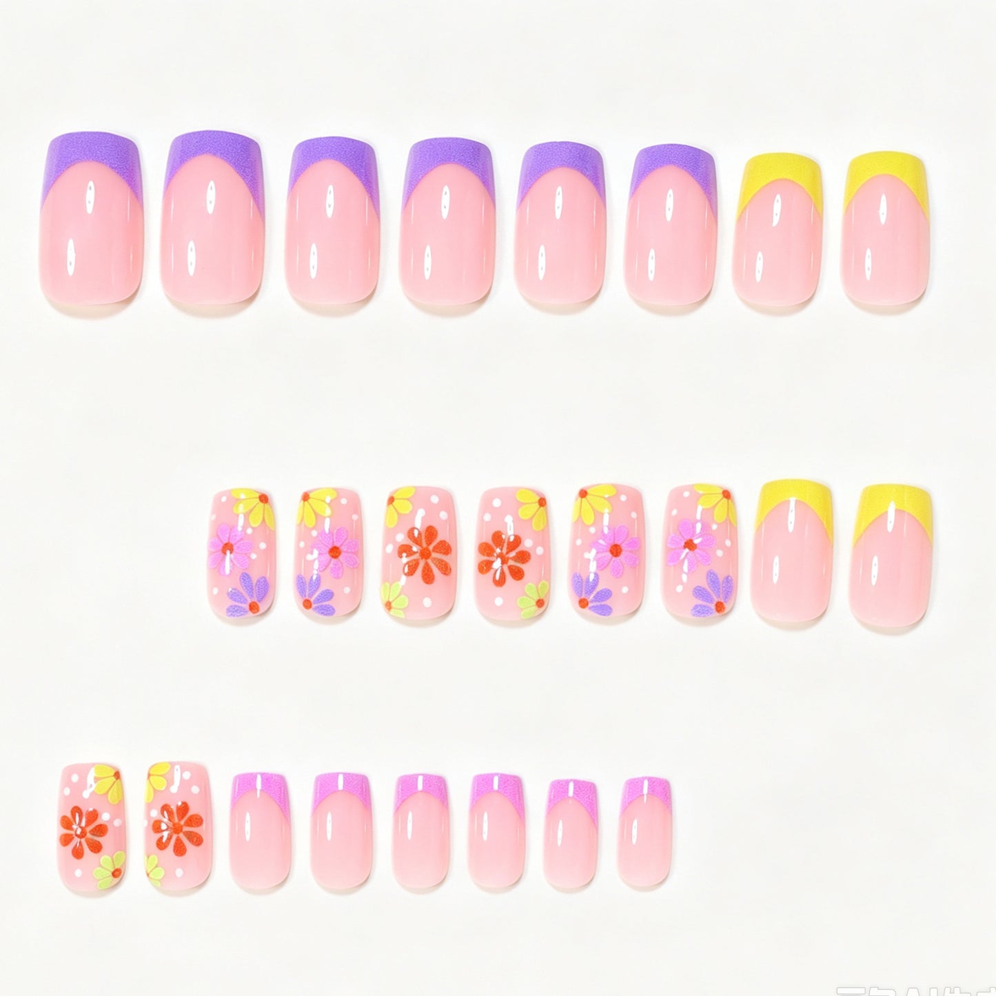 Dekoratives florales Nagelkunstdesign Brehn