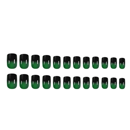 Kunstvoll gestaltete Nagelspitzen Brehn