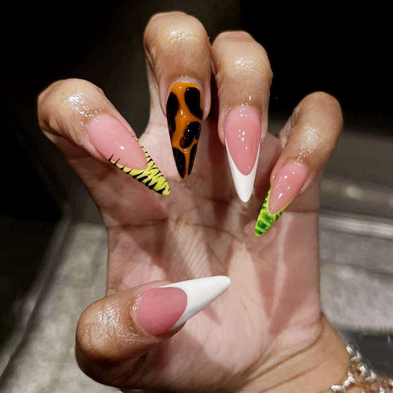 Künstlerisches Stiletto-Nagelset Brehn