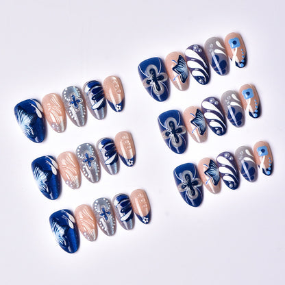 Künstlerisches florales Press-On-Nagelkunst-Set mit Perlenakzenten Brehn
