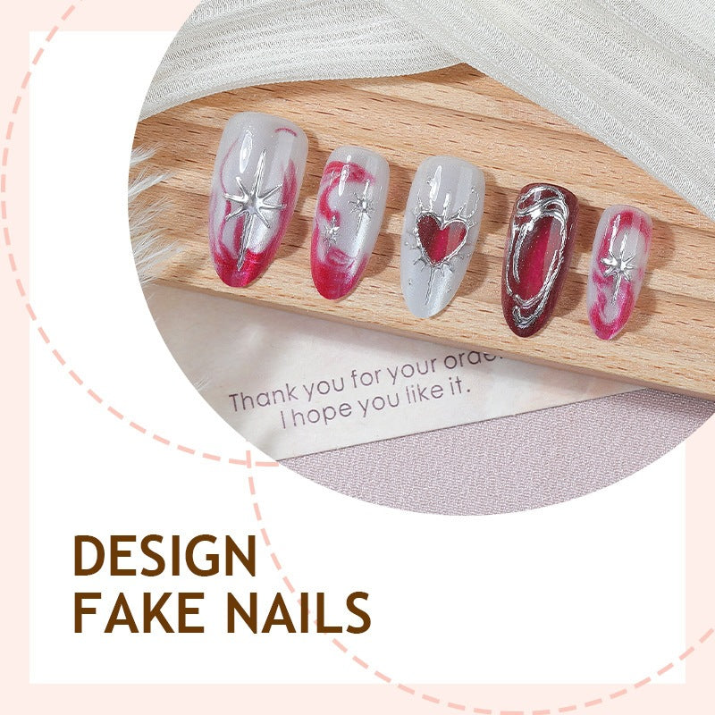 Kunstnagelset mit eleganten Herz- und Glitzermotiven Brehn
