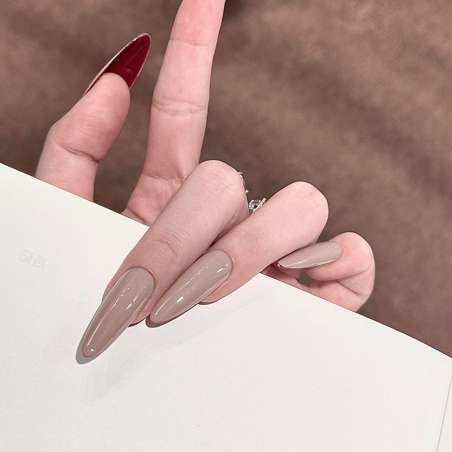 Elegante Nagelspitzen Brehn