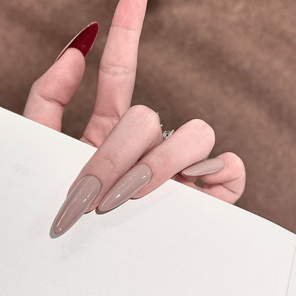 Elegante Nagelspitzen Brehn