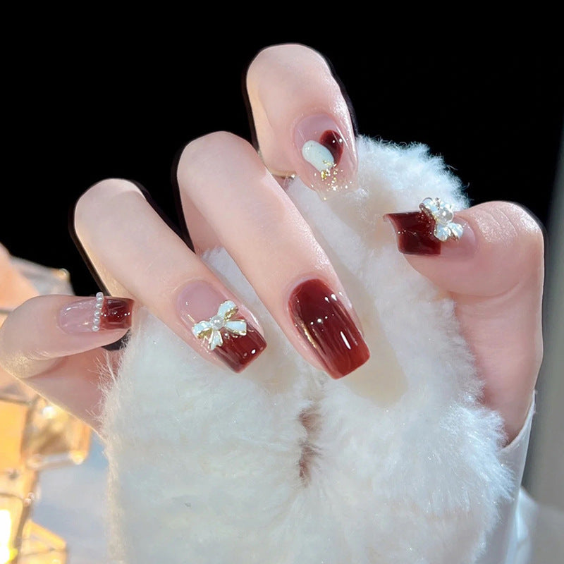 Elegante dekorative Nagelkunstverlängerungen