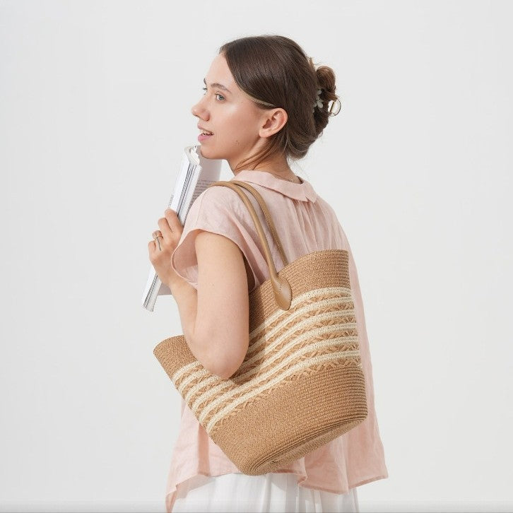 Strandtasche Aus Natürlichem Geflochtenem Material mit Eleganten Akzenten Brehn