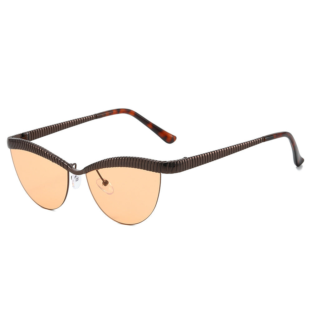 Statement Cat-Eye Sonnenbrille mit sculptierten Metallrahmen Brehn