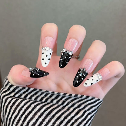 Elegante dekorative Press-On-Nagelerweiterungen Brehn