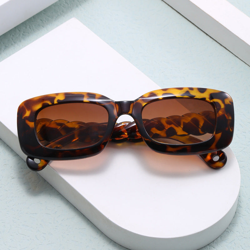 Damen modische quadratische Sonnenbrille mit einzigartigem gedrehten Bügeldesign Brehn