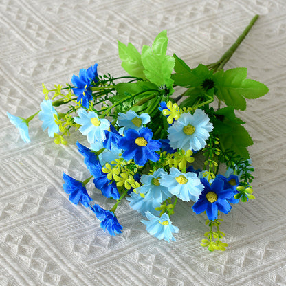 Dekorativer Stoffblumenstrauß