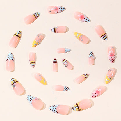 Elegante florale und geometrische 3D-Nagelkunstverlängerungen Brehn