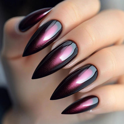 Glamouröse Kunstnägel im eleganten Stiletto-Design Brehn