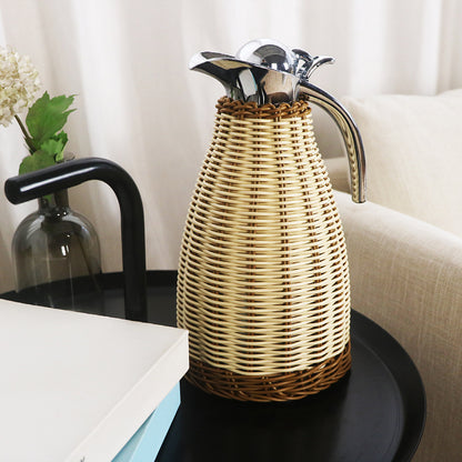 Stilvolle Wasserkaraffe mit geflochtenem Design Brehn