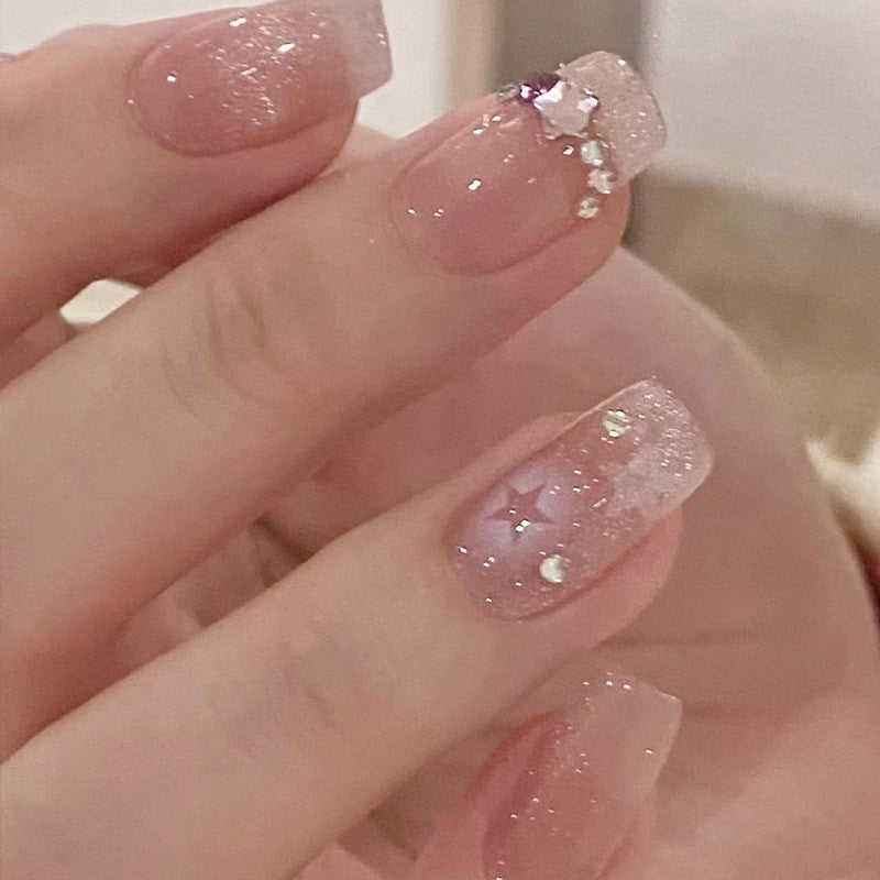 Glamouröse Design-Nägel Brehn