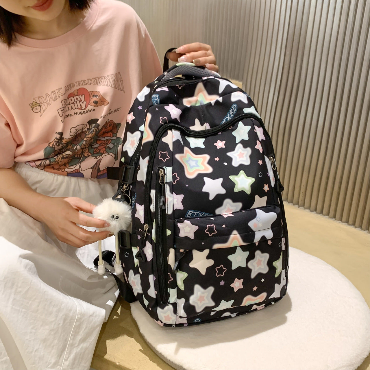 Rucksack mit Buntem Sternenmotiv und Multifunktionalen Fächern Brehn