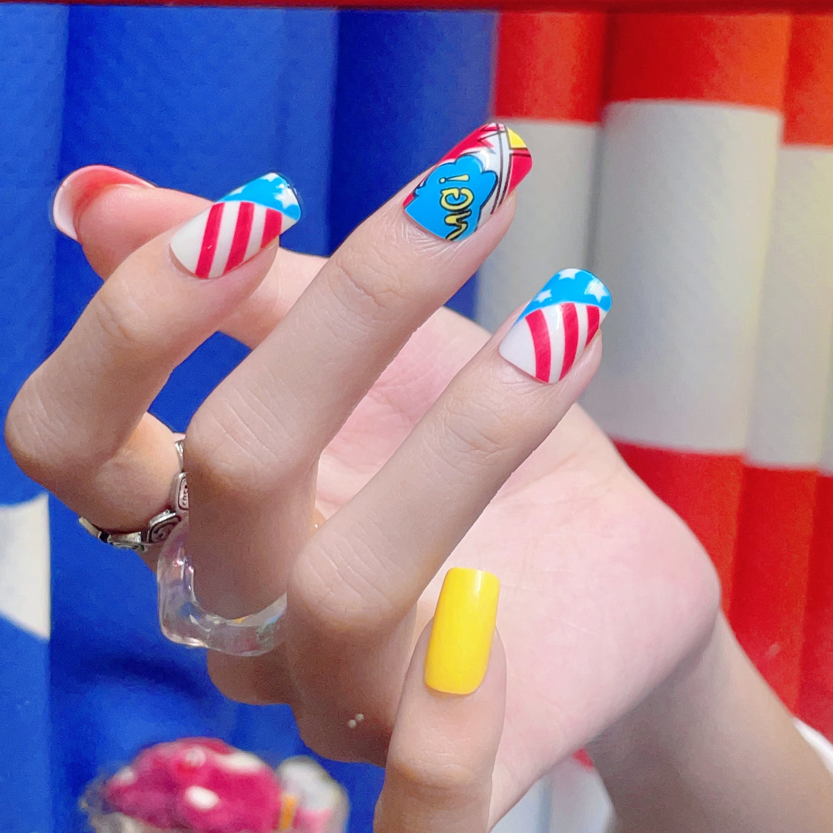 Verspieltes Cartoon-Themen Press-On Nagelset