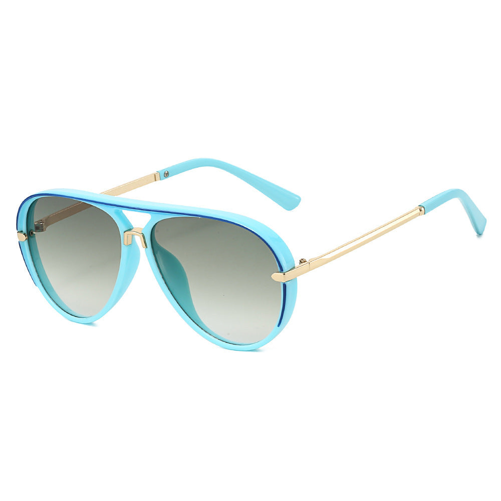 Elegante Aviator-Sonnenbrille mit goldenen Akzenten Brehn