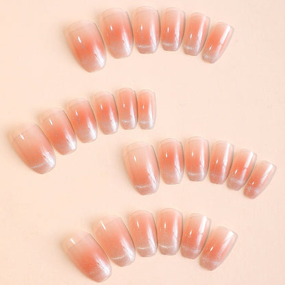Kunstnagelset mit Ombre-Effekt und Glitzerakzenten Brehn