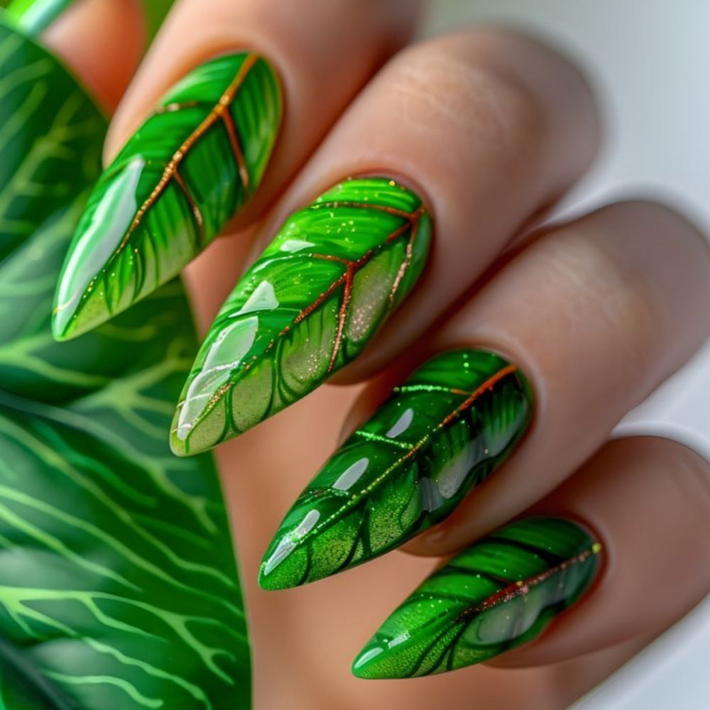 Kunstvolle Nail Art Brehn