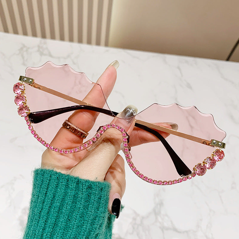 Damen extravagante Sonnenbrille mit glitzerndem Akzent und einzigartigem Design Brehn