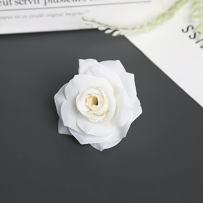 Blumenbrosche für dekorative Zwecke und Anzeige