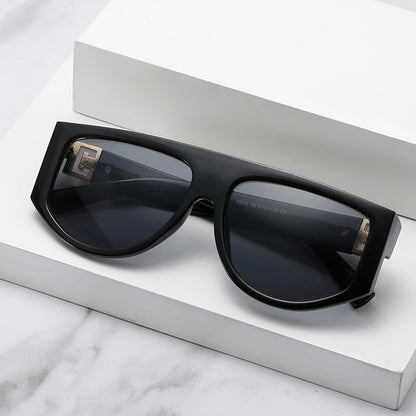 Oversized Shield-Sonnenbrille mit metallischen Akzenten Brehn