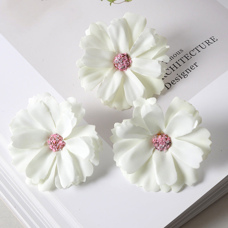 Elegante Stoffblumen-Haarklammer