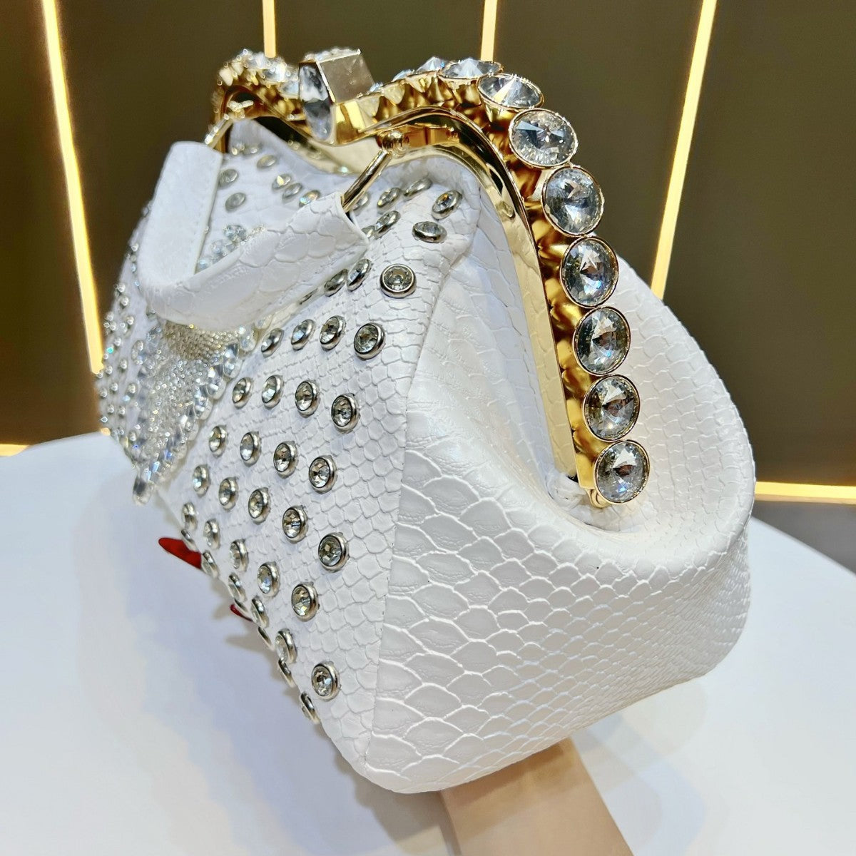 Luxuriöse mit Kristallen verzierte Abendhandtasche