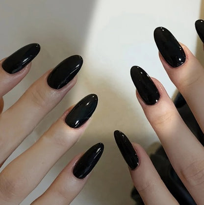 Glänzende ovalförmige Nagelverlängerungen Brehn